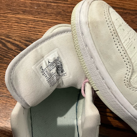 Nike Air Jordan Sneakers - Size 8 - Picture 4 of 7